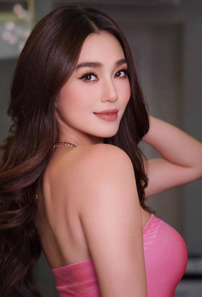 Mỹ nhân Vbiz sở hữu toà nhà 7 tầng đắc địa ở TPHCM: Tuyên bố không kết hôn và sinh con, vướng tin có đại gia chống lưng- Ảnh 5. Mỹ nhân Vbiz sở hữu toà nhà 7 tầng đắc địa ở TPHCM: Tuyên bố không kết hôn và sinh con, vướng tin có đại gia chống lưng- Ảnh 5.