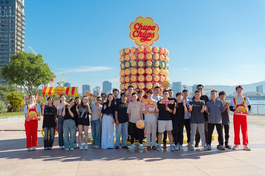 Tháp kẹo khổng lồ Chupa Chups đi khắp muôn nơi, câu chuyện Mãi Vui tiếp nối nhiều thế hệ gia đình Việt- Ảnh 3.