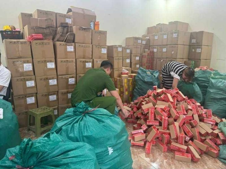 "Gia đình Hải Sen" bán những sản phẩm gì trước khi bị bắt?- Ảnh 2.