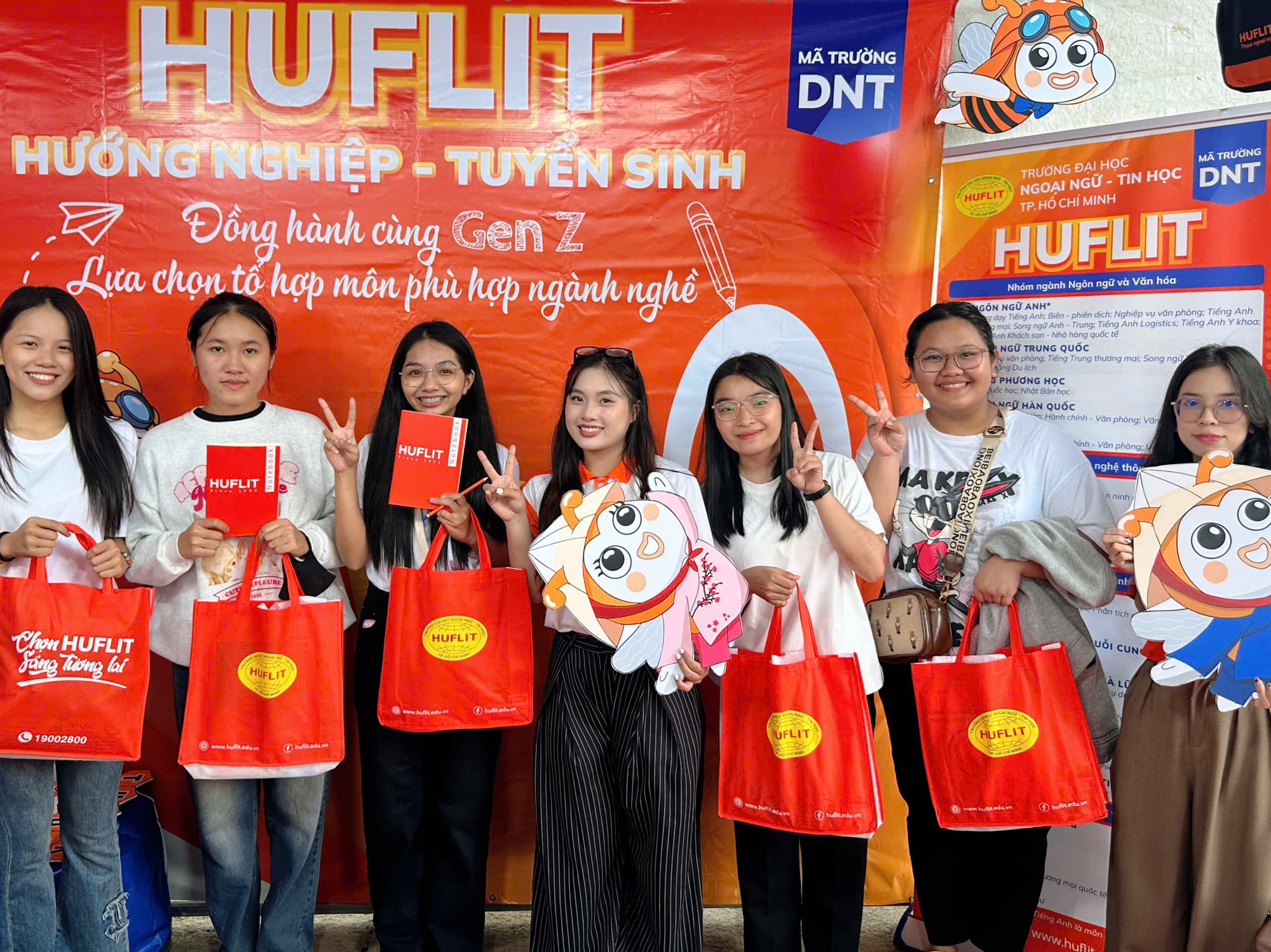 Hiểu rõ về kỳ tuyển sinh đại học 2025: Học sinh cần chủ động tìm hiểu để không bỏ lỡ cơ hội- Ảnh 4.