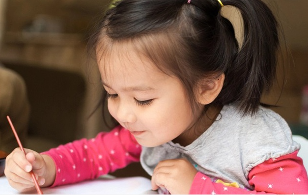 Trẻ dưới 3 tuổi có những biểu hiện này thường có chỉ số IQ vượt trội khi lớn- Ảnh 1.