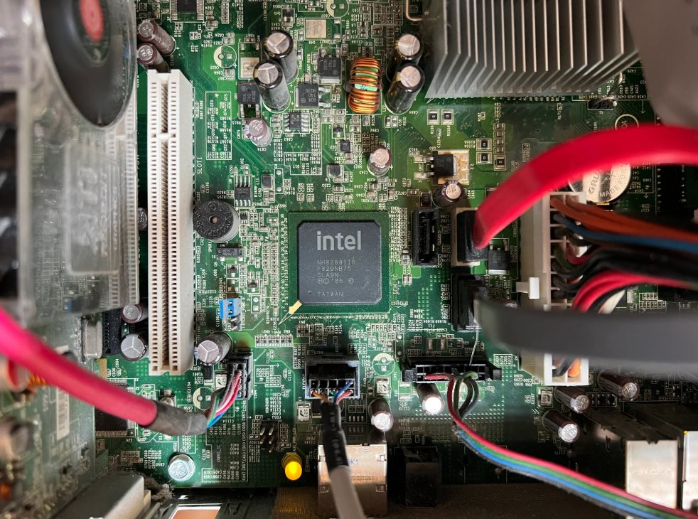 Sa thải tiếp 10.000 lao động: Đợt cắt giảm lớn chưa từng có của Intel với quyết định từ chối ‘đền bù’ lần đầu tiên trong lịch sử- Ảnh 1.