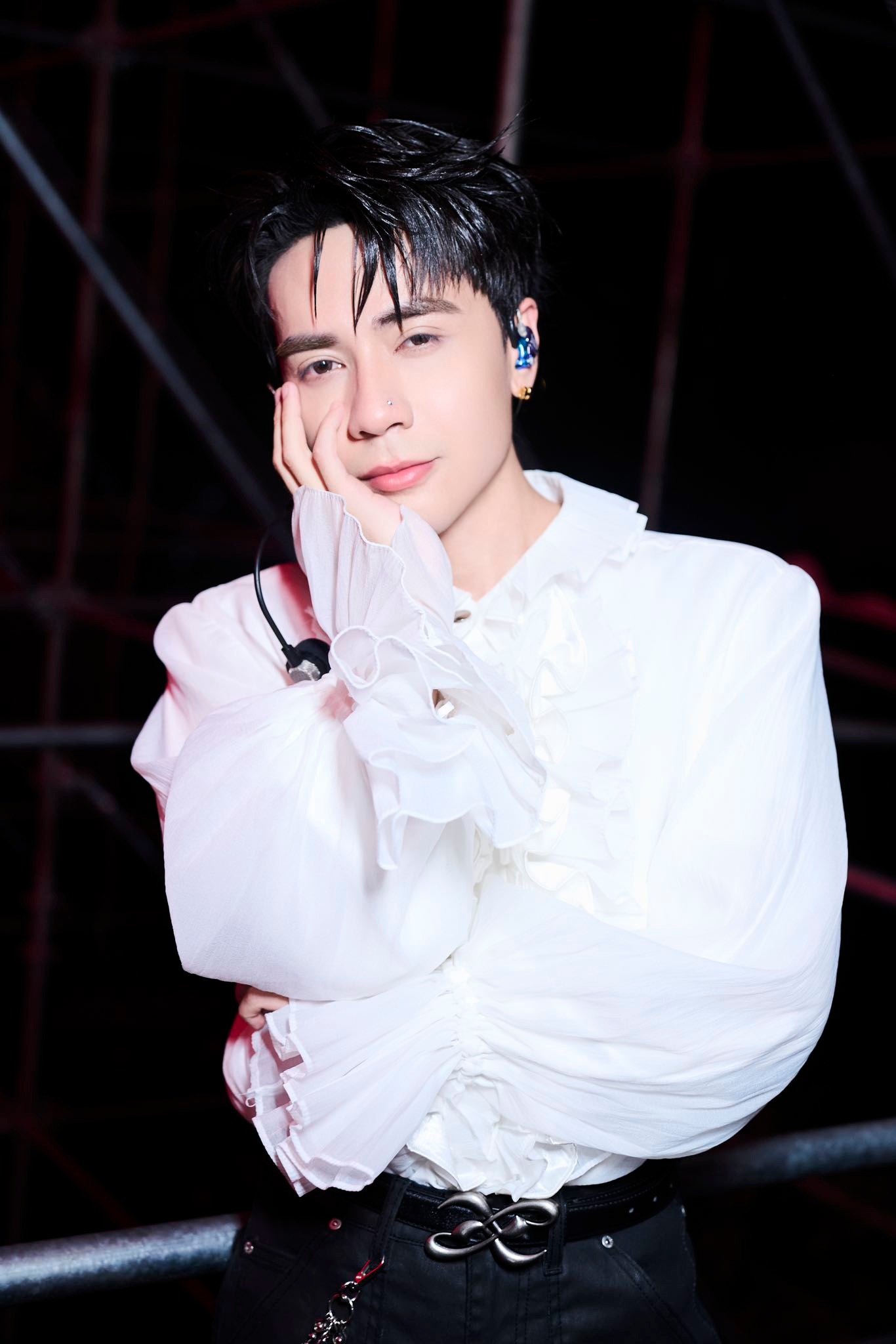 HOT: 1 nam ca sĩ “top server Vpop hiện tại” sẽ biểu diễn trong mega concert có G-Dragon, Ravolution Asia vừa tung hint netizen đã sốt xình xịch!- Ảnh 3.