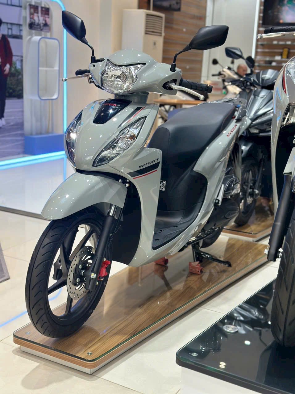 Honda Vision giảm hơn 20 triệu đồng so với thời điểm sốt giá - thấp hiếm có trong lịch sử- Ảnh 4.