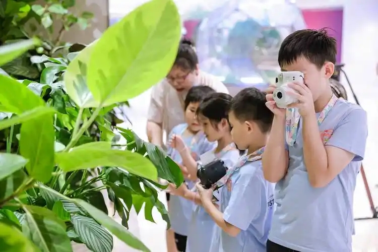 90% phụ huynh không biết: Cha mẹ sẵn sàng "HY SINH" 5 điều này, con cái nhất định "HOÁ RỒNG HOÁ PHƯỢNG"- Ảnh 1.