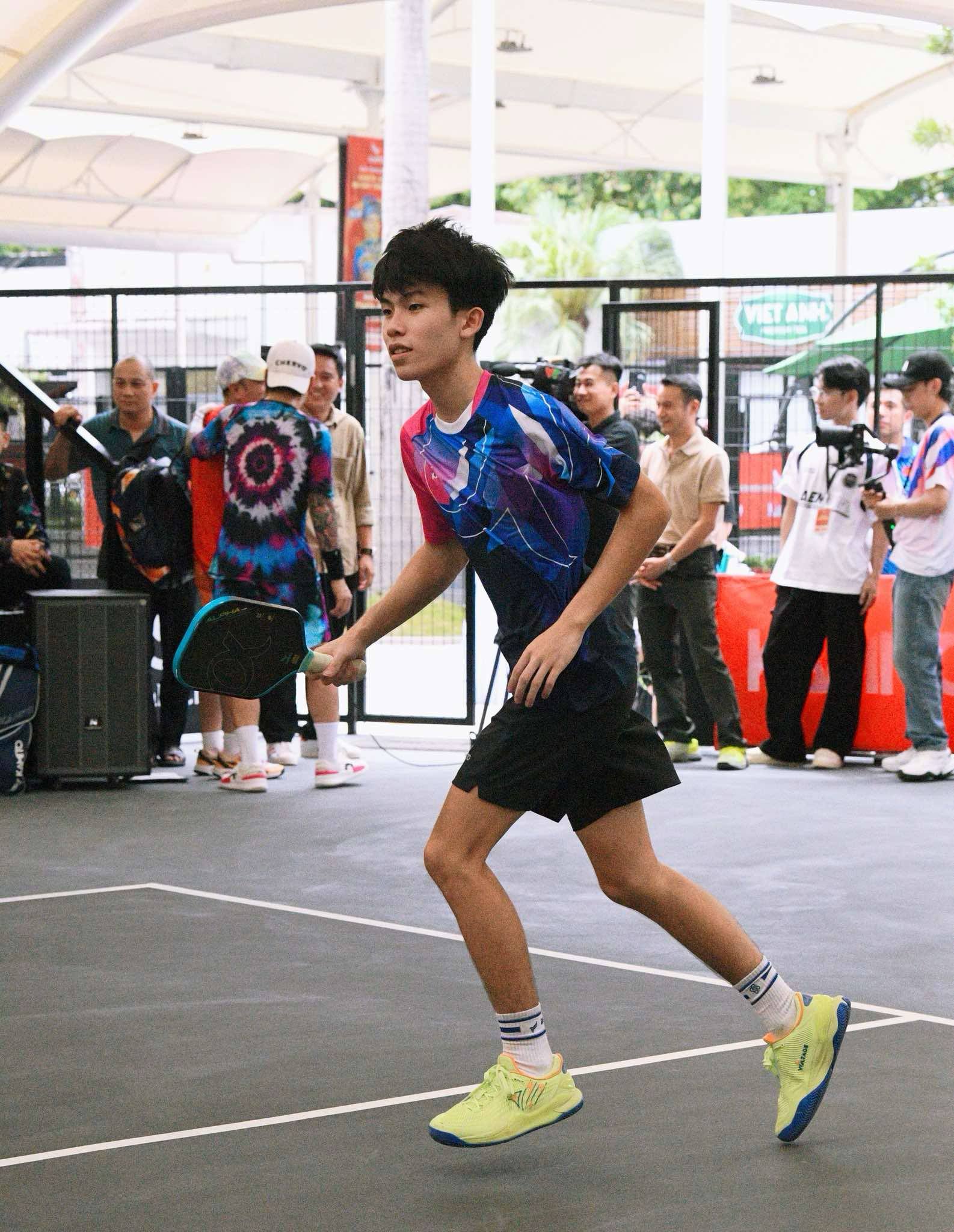 Lý Hoàng Nam so tài pickleball với sao trẻ Tống Nhật Minh vừa thắng VĐV top2 châu Á, khán giả 