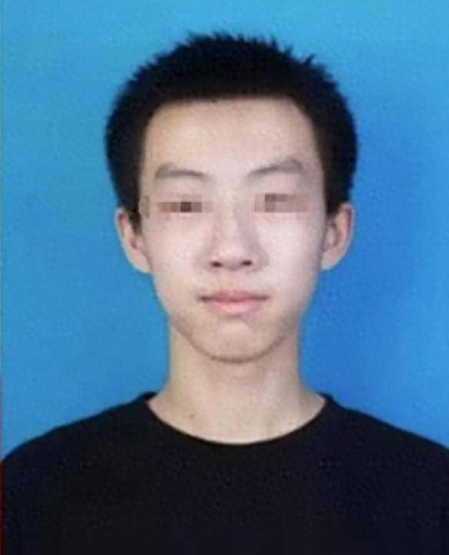 "Mẹ ơi, con đau lắm, cứu con với…" - Thiếu niên thiên tài 16 tuổi qua đời, đọc xong khiến người ta toát mồ hôi lạnh...- Ảnh 1.