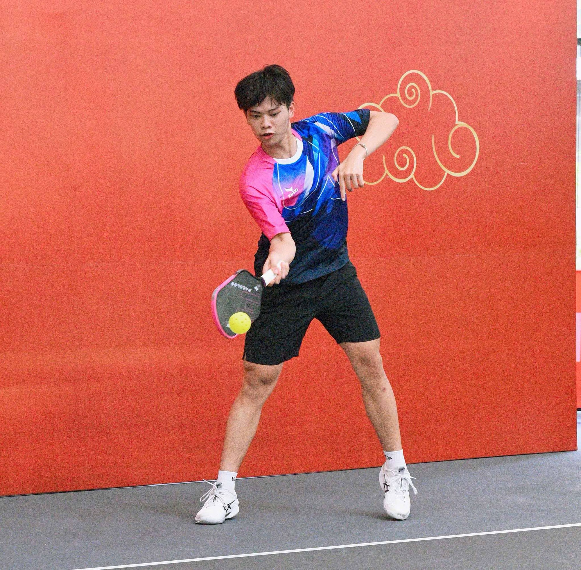 Lý Hoàng Nam so tài pickleball với sao trẻ Tống Nhật Minh vừa thắng VĐV top2 châu Á, khán giả 