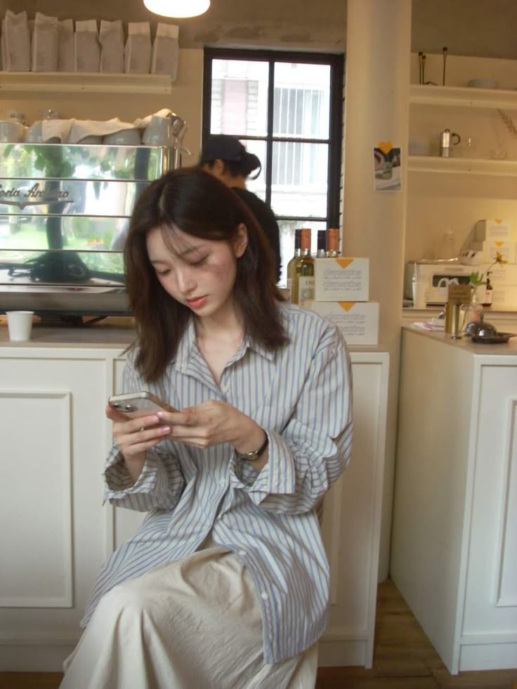 Áo mi kẻ sọc là 