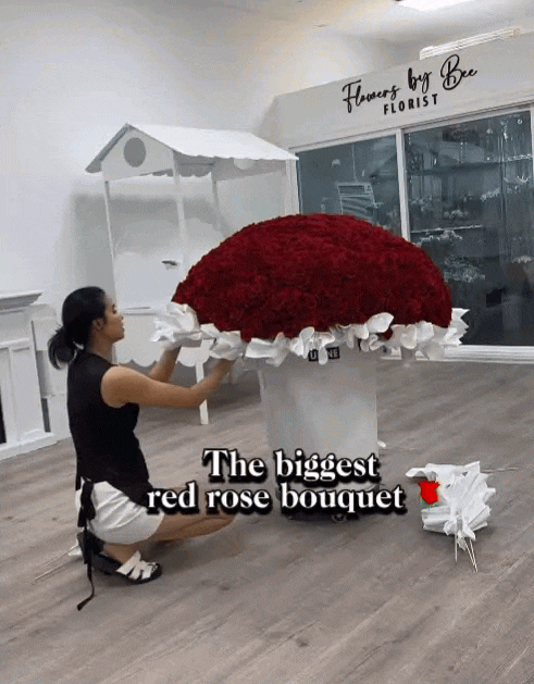 Phạm Hương ở Mỹ: Bận rộn kinh doanh, cắm hoa cũng mang dép hiệu gần 30 triệu- Ảnh 2.
