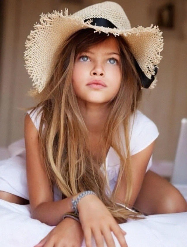 “Cô bé đẹp nhất thế giới” và bộ ảnh chín ép làm thay đổi làng thời trang- Ảnh 4.