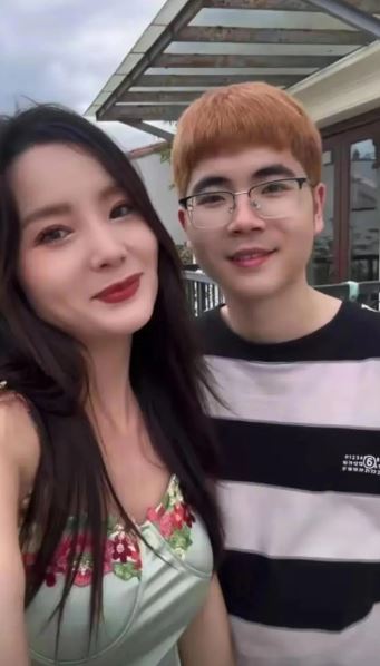 Chàng trai nghèo 23 tuổi cưới mẹ đơn thân 38 tuổi, bố mẹ "khóc như mưa"- Ảnh 1.
