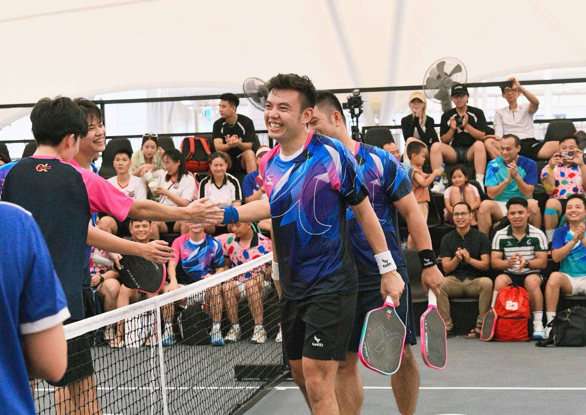 Lý Hoàng Nam so tài pickleball với sao trẻ Tống Nhật Minh vừa thắng VĐV top2 châu Á, khán giả 