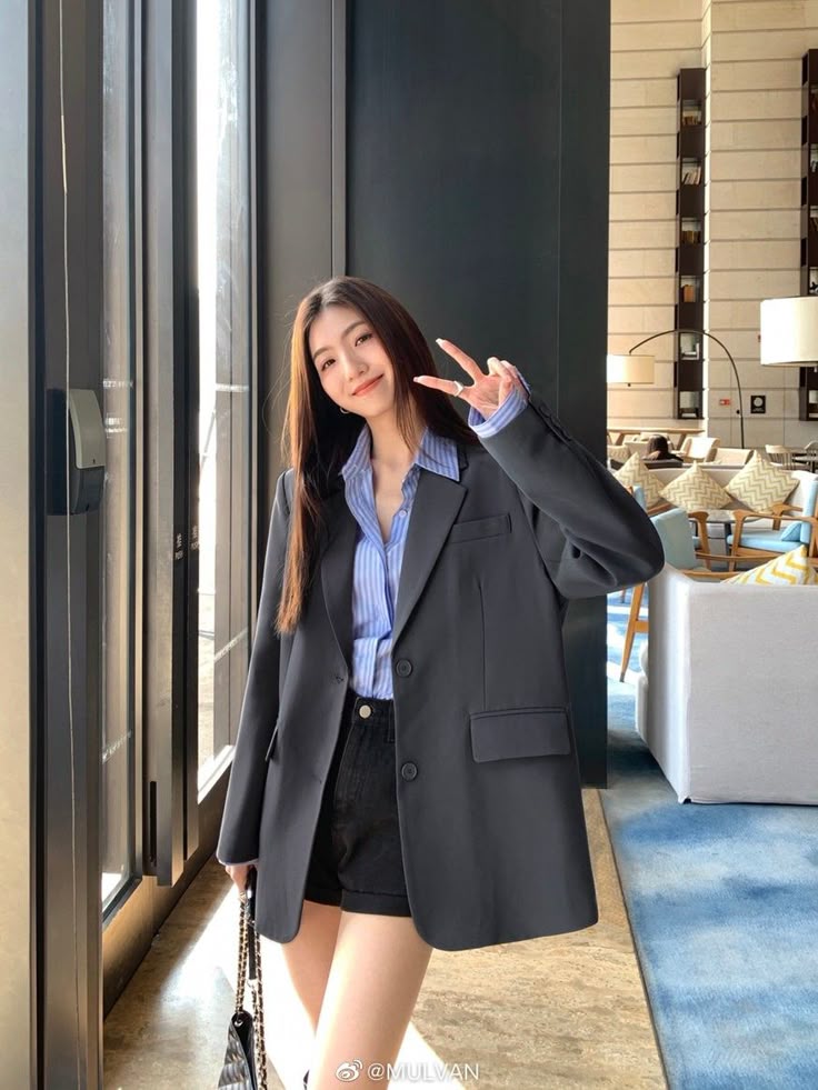 Áo mi kẻ sọc là 
