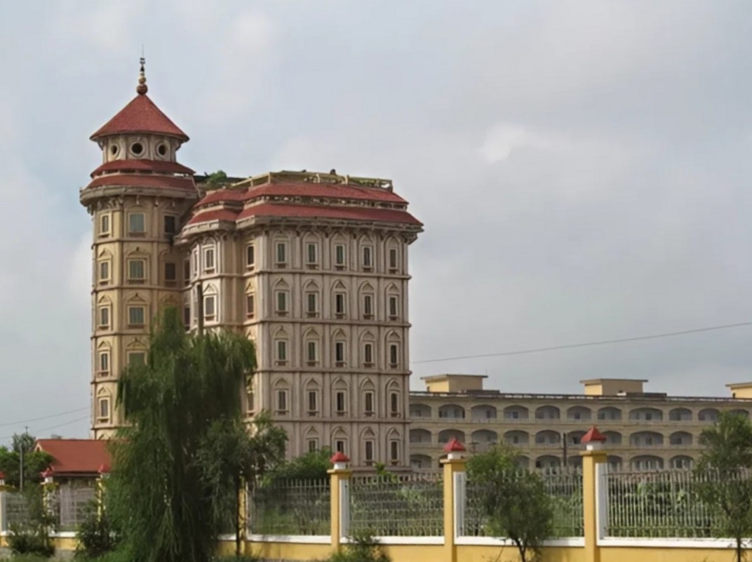 Nóng: Bộ Giáo dục và Đào tạo đình chỉ hoạt động trường Đại học Hà Hoa Tiên- Ảnh 1.