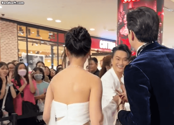 Cặp sao Việt lệch nhau 13 tuổi bị đồn hẹn hò khắp MXH: Nhà trai giàu top đầu showbiz, si mê nhà gái ra mặt- Ảnh 3. Cặp sao Việt lệch nhau 13 tuổi bị đồn hẹn hò khắp MXH: Nhà trai giàu top đầu showbiz, si mê nhà gái ra mặt- Ảnh 3.