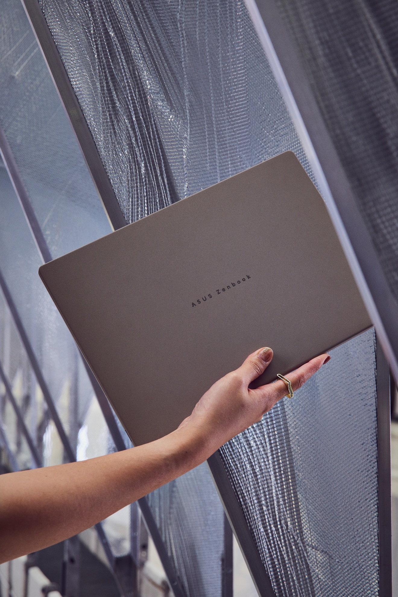 Zenbook A14 định nghĩa mới của sự tối giản: Nhẹ chưa từng có, bền hơn mong đợi- Ảnh 1. Zenbook A14 định nghĩa mới của sự tối giản: Nhẹ chưa từng có, bền hơn mong đợi- Ảnh 1.