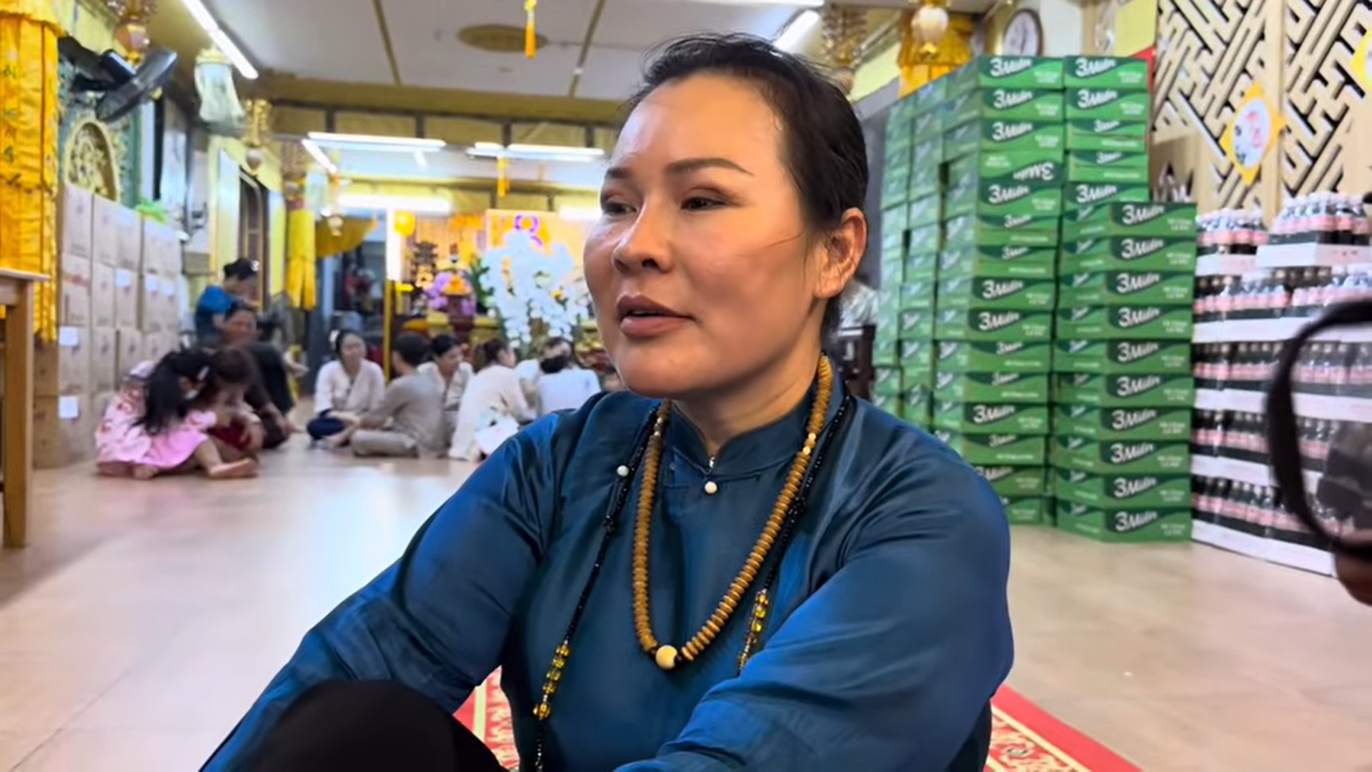 Vợ Quý Bình: Vợ Quý Bình: