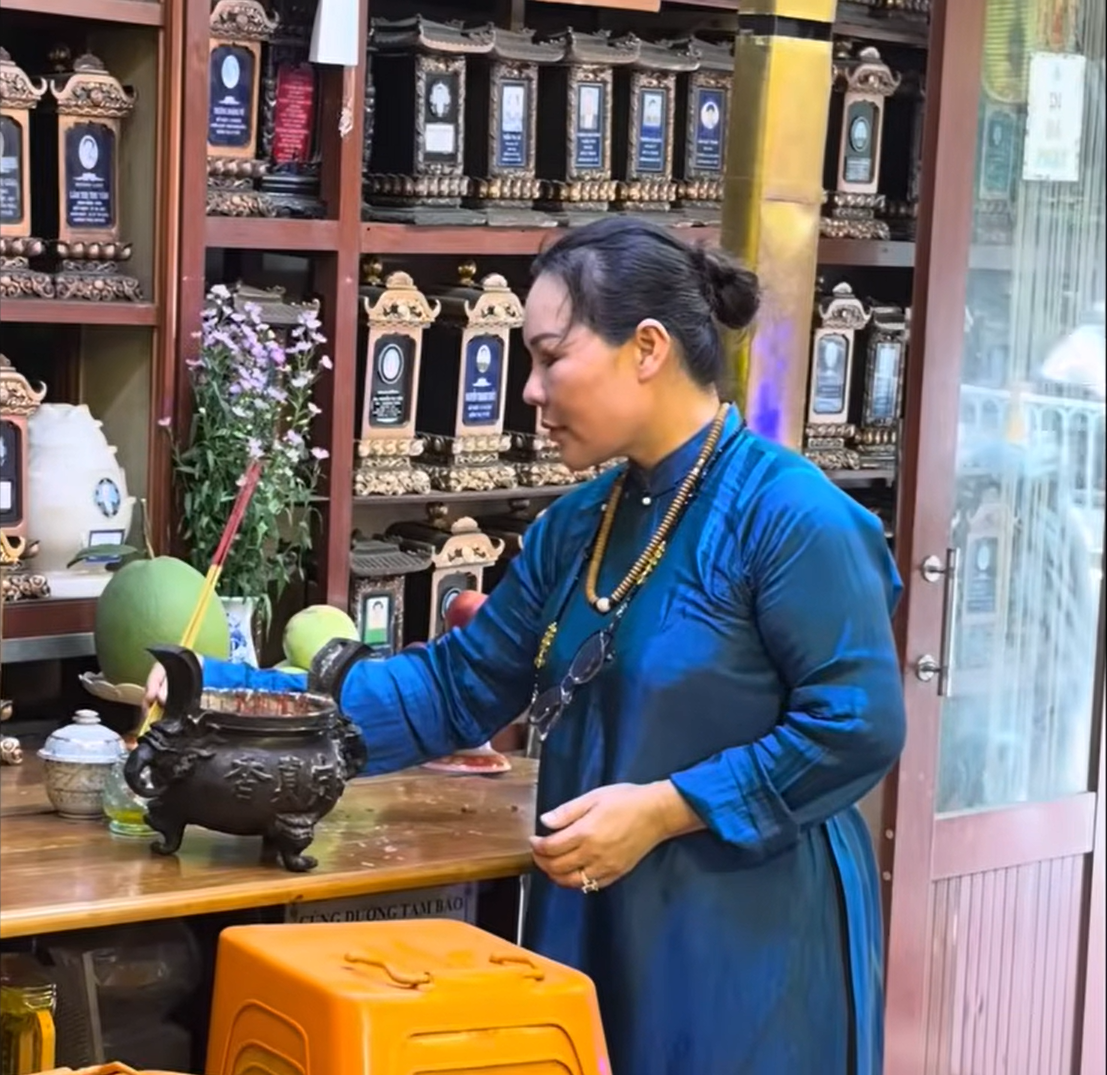Vợ Quý Bình: Vợ Quý Bình: