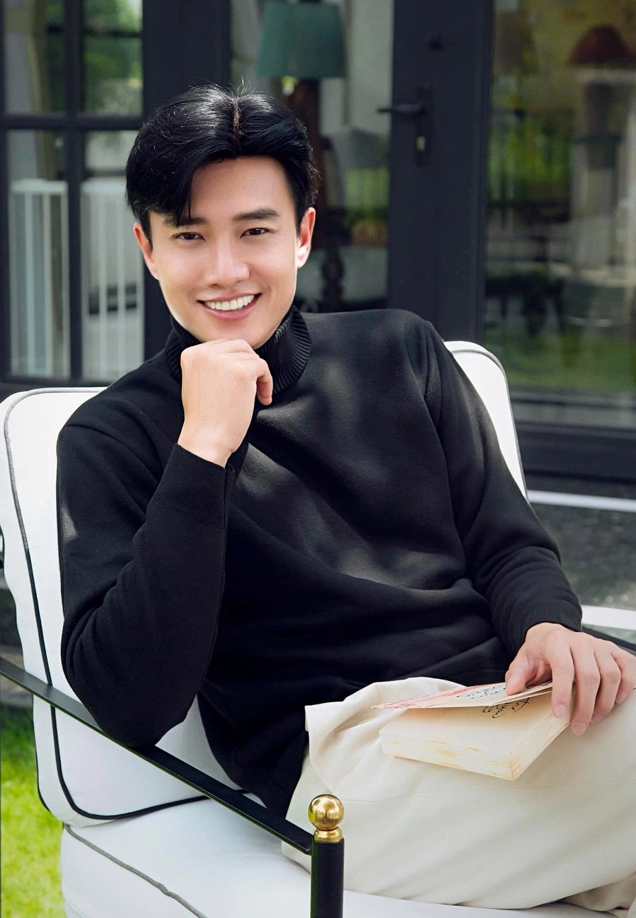 Cặp sao Việt lệch nhau 13 tuổi bị đồn hẹn hò khắp MXH: Nhà trai giàu top đầu showbiz, si mê nhà gái ra mặt- Ảnh 6. Cặp sao Việt lệch nhau 13 tuổi bị đồn hẹn hò khắp MXH: Nhà trai giàu top đầu showbiz, si mê nhà gái ra mặt- Ảnh 6.
