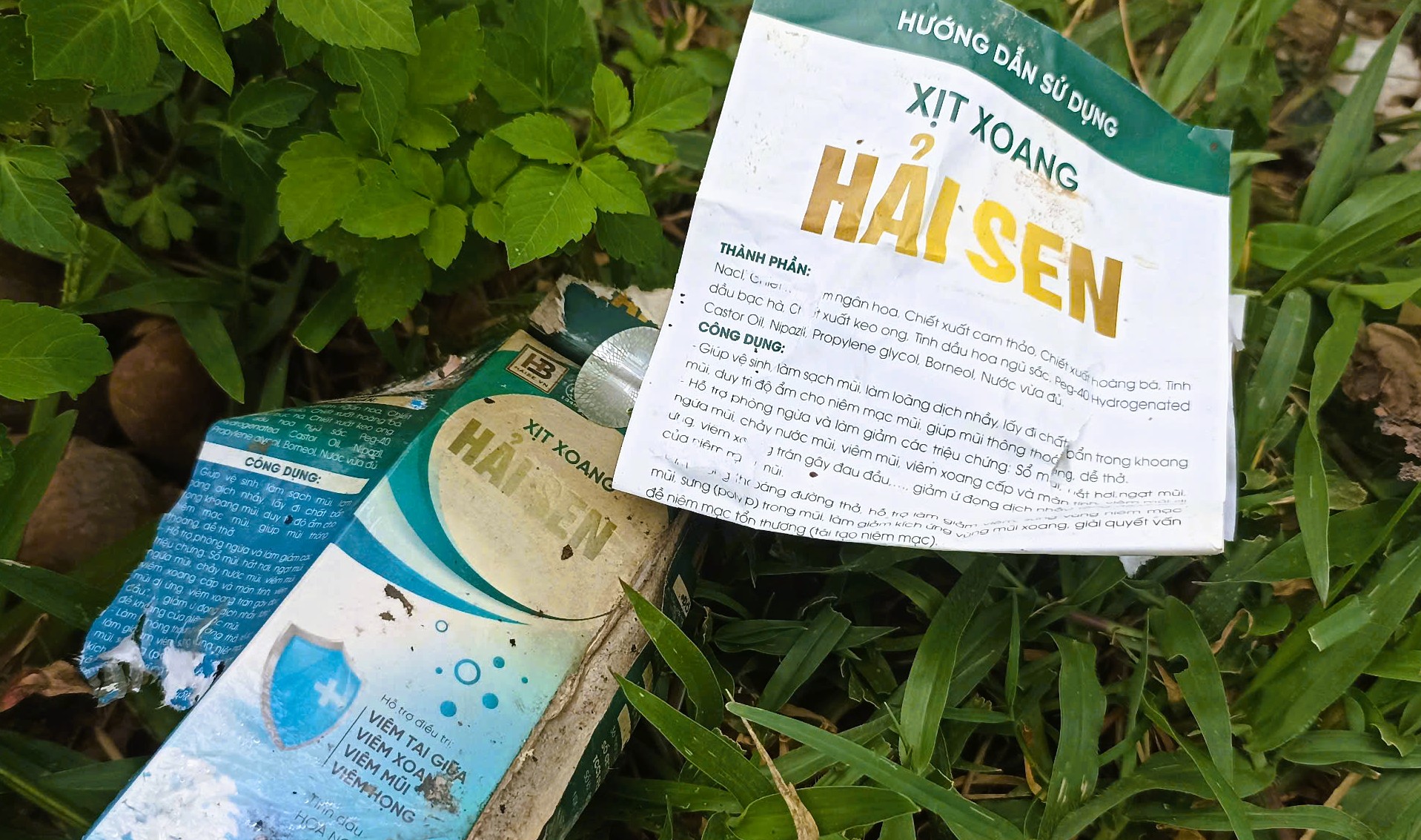 Sản phẩm ghi "Hải Sen" vứt thành đống, đốt cháy nham nhở gần nhà "TikToker Hải Sen" vừa bị bắt- Ảnh 5.