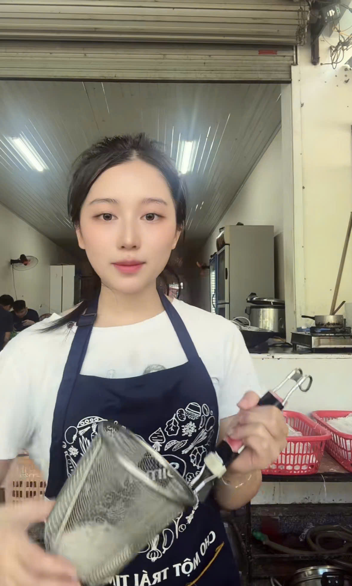Đi 20km đến gặp hot girl bán phở Tuyên Quang: Lộ nhan sắc không app, rộ tin đã có chồng- Ảnh 6.