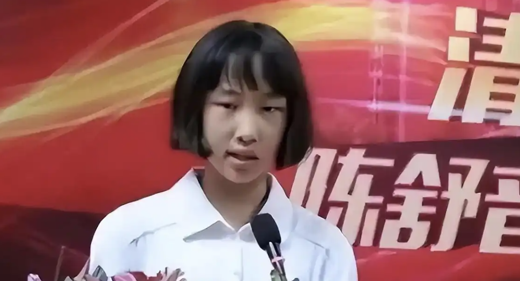 Thần đồng nhí từng gây sốt: 3 tuổi biết làm toán, 12 tuổi đỗ đại học nhưng trưởng thành lựa chọn cuộc sống khác lạ, ai nghe cũng sốc!- Ảnh 2.