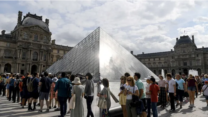Vì sao bảo tàng được ghé thăm nhiều nhất thế giới Louvre đóng cửa?- Ảnh 1.
