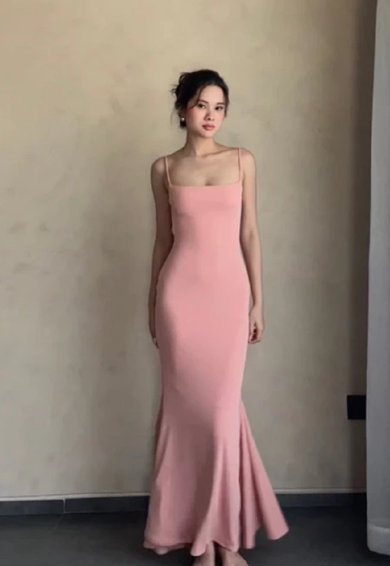 Song Hye Kyo khoe body đồng hồ cát, chẳng ngại đụng độ đàn em kém hơn chục tuổi- Ảnh 8.