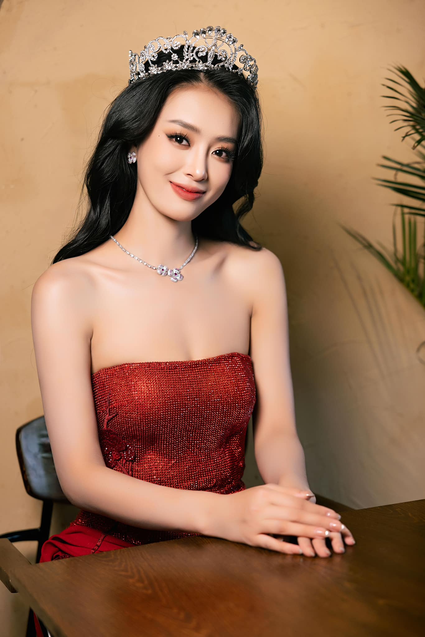 Á hậu Bùi Khánh Linh đã sống chung với bạn trai gia thế khủng?- Ảnh 3. Á hậu Bùi Khánh Linh đã sống chung với bạn trai gia thế khủng?- Ảnh 3.