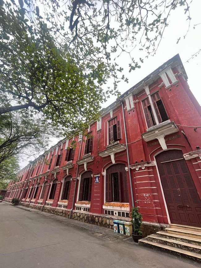 "Soi" trường học của 2 thủ khoa có điểm cao nhất, nhì lịch sử kỳ thi ĐGNL TP.HCM, phát hiện 1 chi tiết cực bất ngờ: Quá nể!- Ảnh 8.