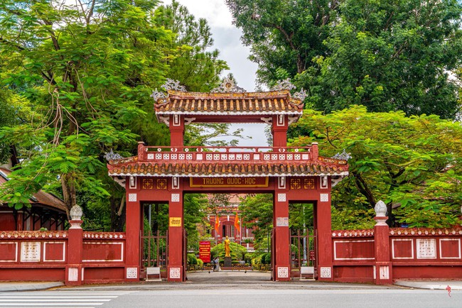 "Soi" trường học của 2 thủ khoa có điểm cao nhất, nhì lịch sử kỳ thi ĐGNL TP.HCM, phát hiện 1 chi tiết cực bất ngờ: Quá nể!- Ảnh 3.