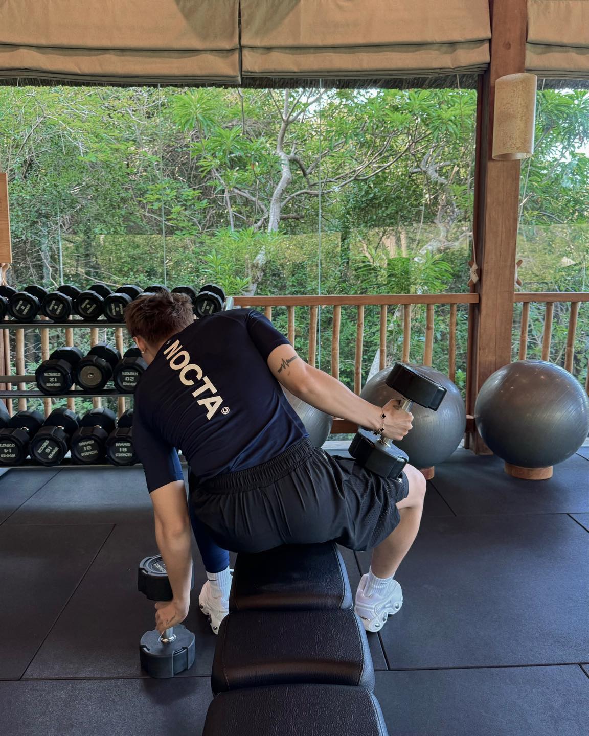 Sơn Tùng - HIEUTHUHAI đọ body gym hừng hực: Biết chọn ai đây?- Ảnh 3. Sơn Tùng - HIEUTHUHAI đọ body gym hừng hực: Biết chọn ai đây?- Ảnh 3.