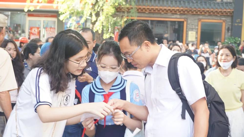 TP HCM: Công bố đầy đủ đề, đáp án kỳ khảo sát vào lớp 6 Trường Trần Đại Nghĩa- Ảnh 1.