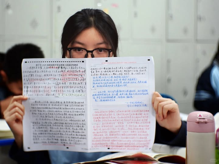 Bí quyết siêu phàm của cô gái cùng lúc là cử nhân Hóa học, Thạc sĩ Văn học của hai Đại học Top đầu xứ tỉ dân: Khi lười biếng hãy nhớ 2 điều!- Ảnh 1.