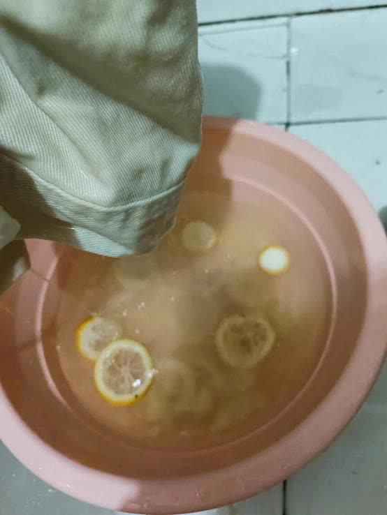 Cắt đôi quả chanh rồi "bôi khắp nhà", hiệu quả "vàng mười" khiến tôi ngỡ ngàng- Ảnh 2.