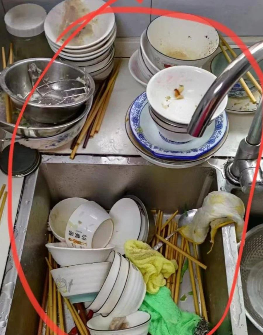 7 thói xấu khiến ngôi nhà trở thành "bãi rác", nhìn đâu cũng chướng mắt- Ảnh 3.