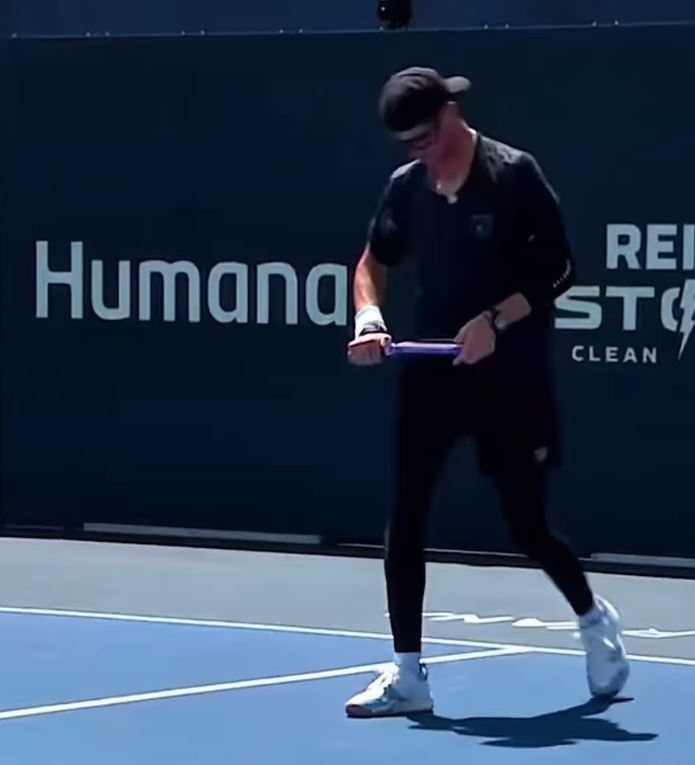 Tay vợt Pickleball 