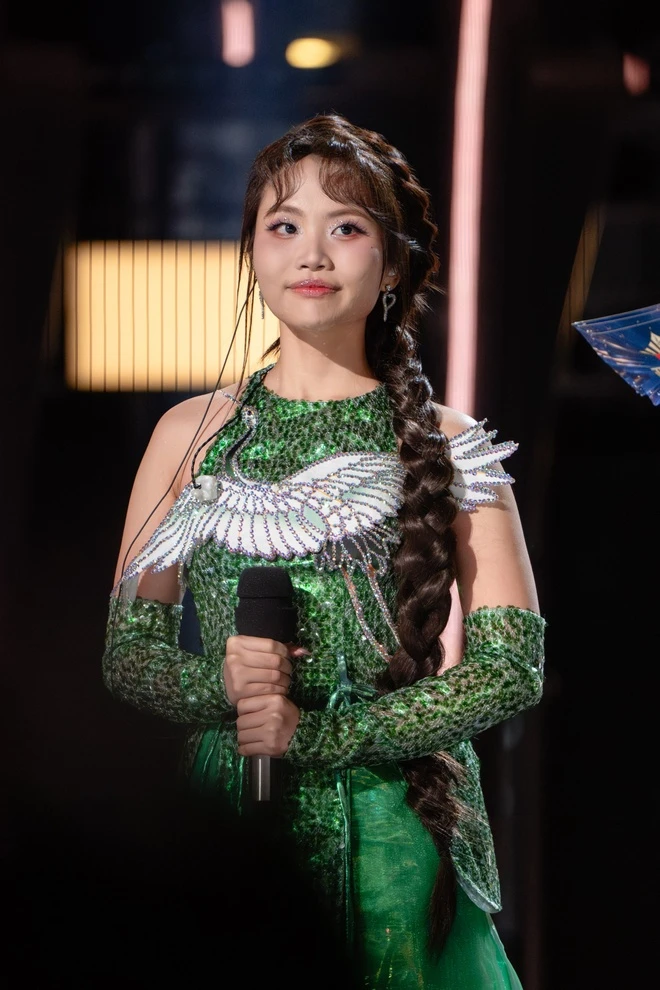 Phương Mỹ Chi dạo này: Nhan sắc ngày càng thăng hạng, “mỏ hỗn” chẳng thua kém ai, “khuấy đảo” 2 show hot đình đám!- Ảnh 4.