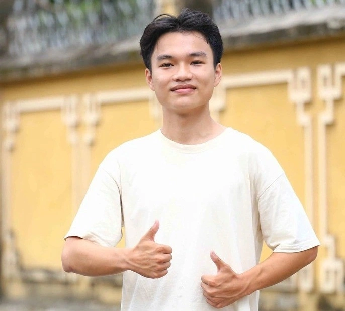"Soi" trường học của 2 thủ khoa có điểm cao nhất, nhì lịch sử kỳ thi ĐGNL TP.HCM, phát hiện 1 chi tiết cực bất ngờ: Quá nể!- Ảnh 2.