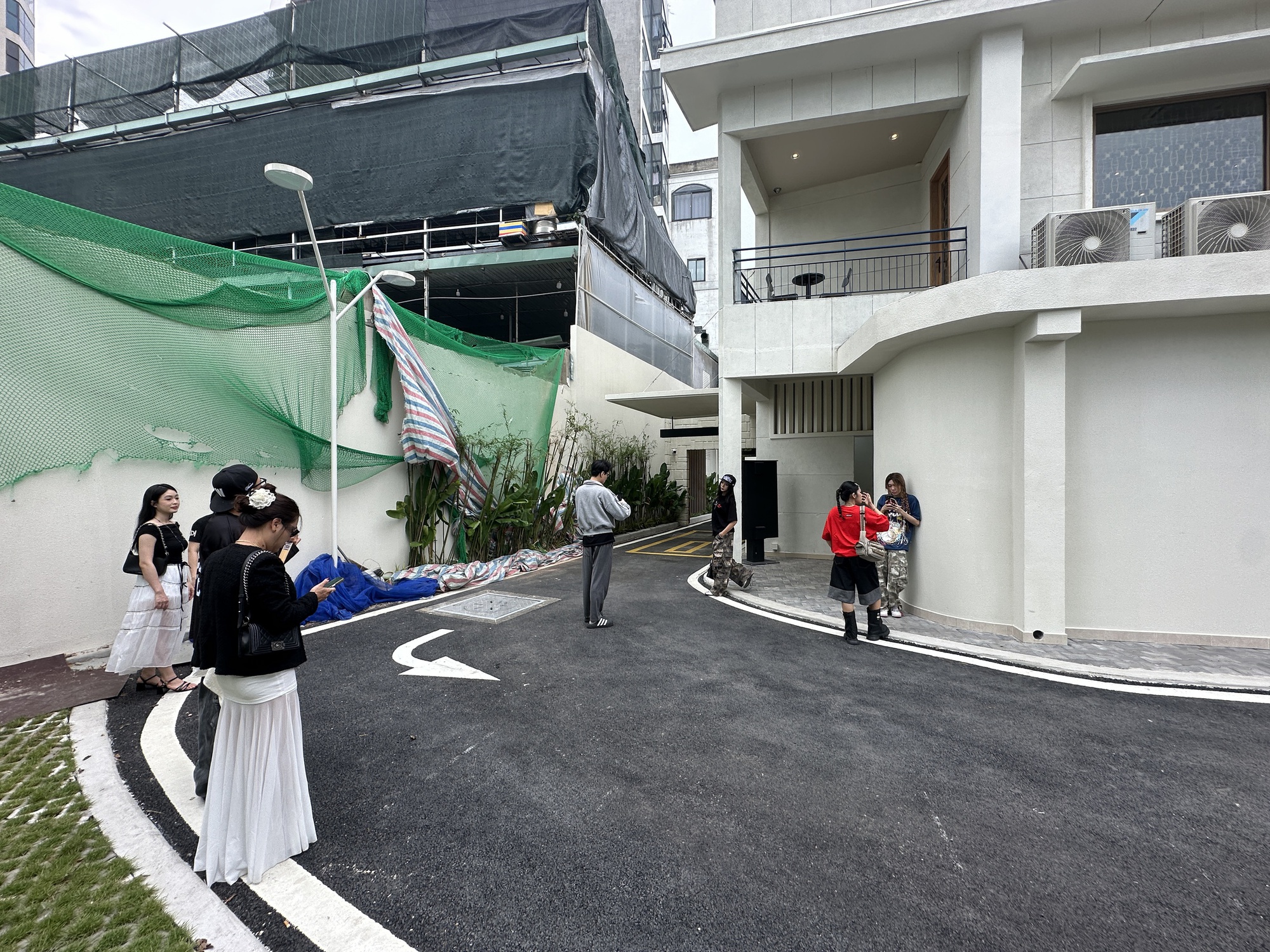 Xe thì ít mà người xếp hàng dài: Mô hình drive thru của Highlands vì sao lại 