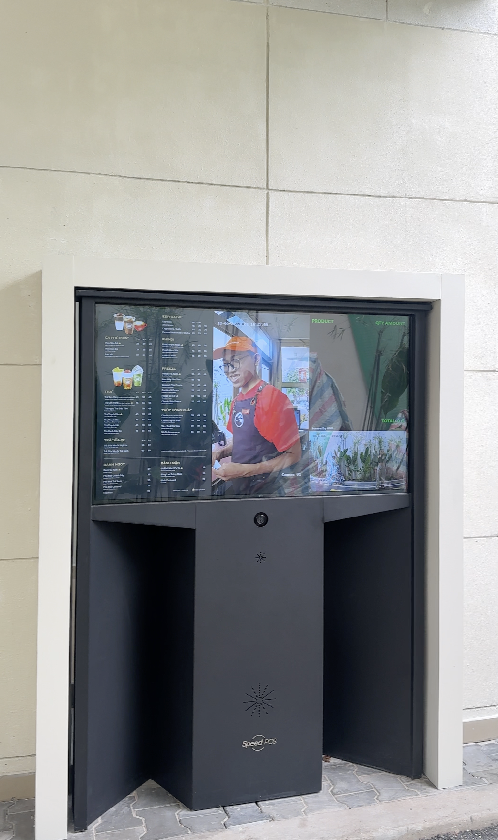 Xe thì ít mà người xếp hàng dài: Mô hình drive thru của Highlands vì sao lại 