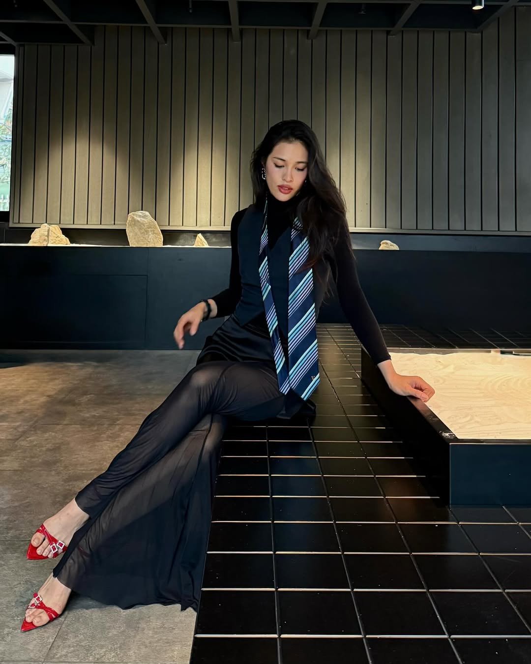 Thí sinh Miss Cosmo trình diễn dạ hội như nữ thần Hy Lạp, body chuẩn quốc tế khiến netizen “đổ rạp”- Ảnh 21.
