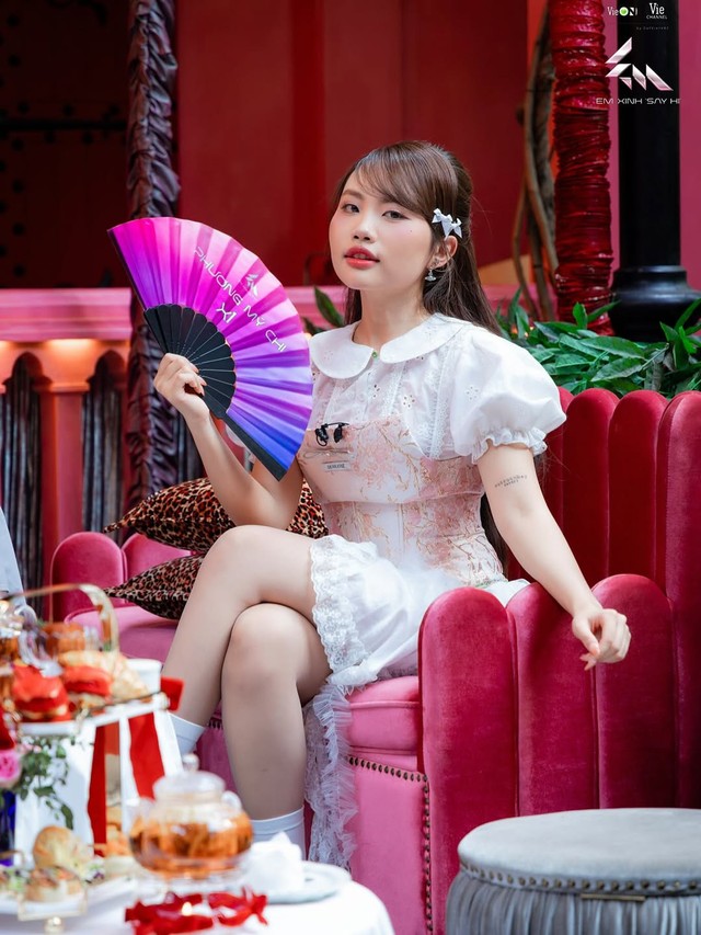Nữ ca sĩ 2 lần giật top 1 Em Xinh hot nhất, Phương Mỹ Chi “ồn” xuyên 3 tập- Ảnh 8.