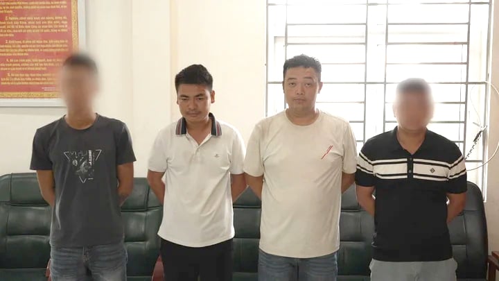Công an Hà Nội cảnh báo thủ đoạn tài xế chèo kéo nhằm "chặt chém" khách ở bến xe- Ảnh 1.