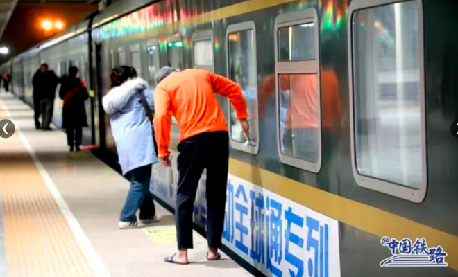 Chuyến tàu chạy hơn 4.000km qua 15 thành phố, đi mất gần 2 ngày: Du khách nhận xét "không bao giờ quên"- Ảnh 6.