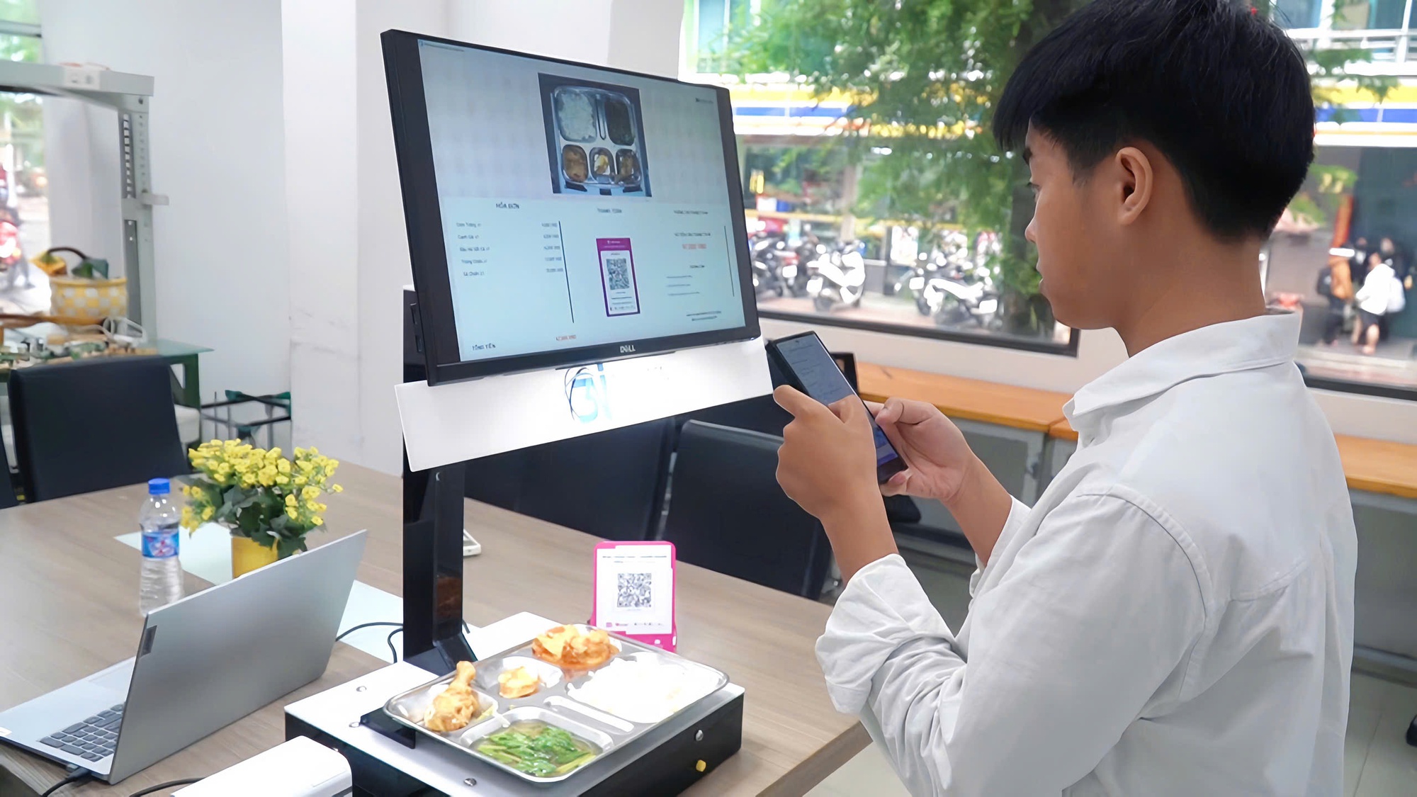 Nhóm sinh viên ĐH Kinh tế TP HCM tạo hệ thống thanh toán bằng AI "siêu tốc"- Ảnh 1.