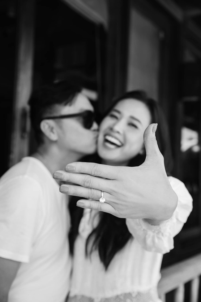 Hoa hậu Việt cưới chỉ mời 60 khách, 4 tháng sau bí mật sinh con đầu lòng ở Mỹ- Ảnh 1.