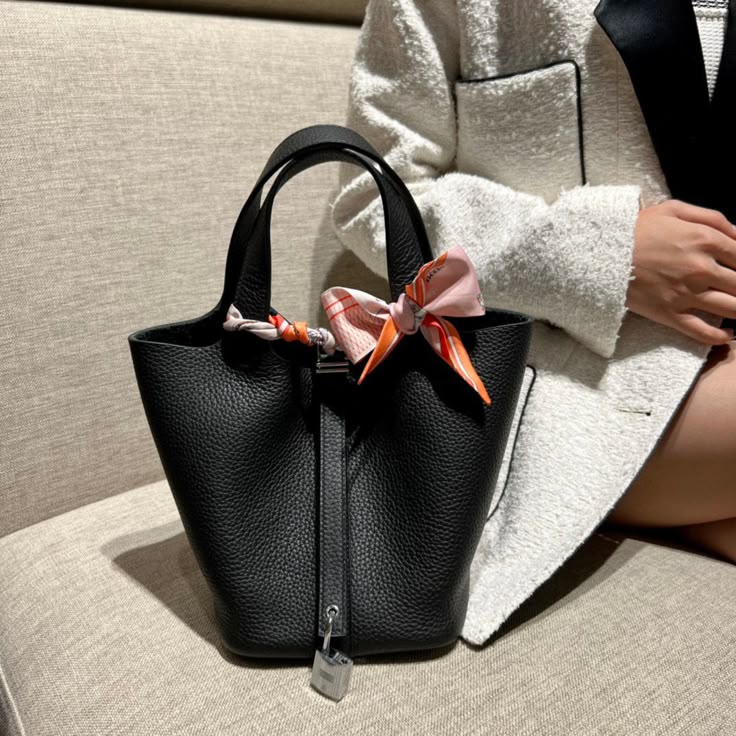 Chiếc túi Polo Play đang viral: Ngôi sao mới của Ralph Lauren hay bản dupe hoàn hảo của Hermès Picotin?- Ảnh 16.