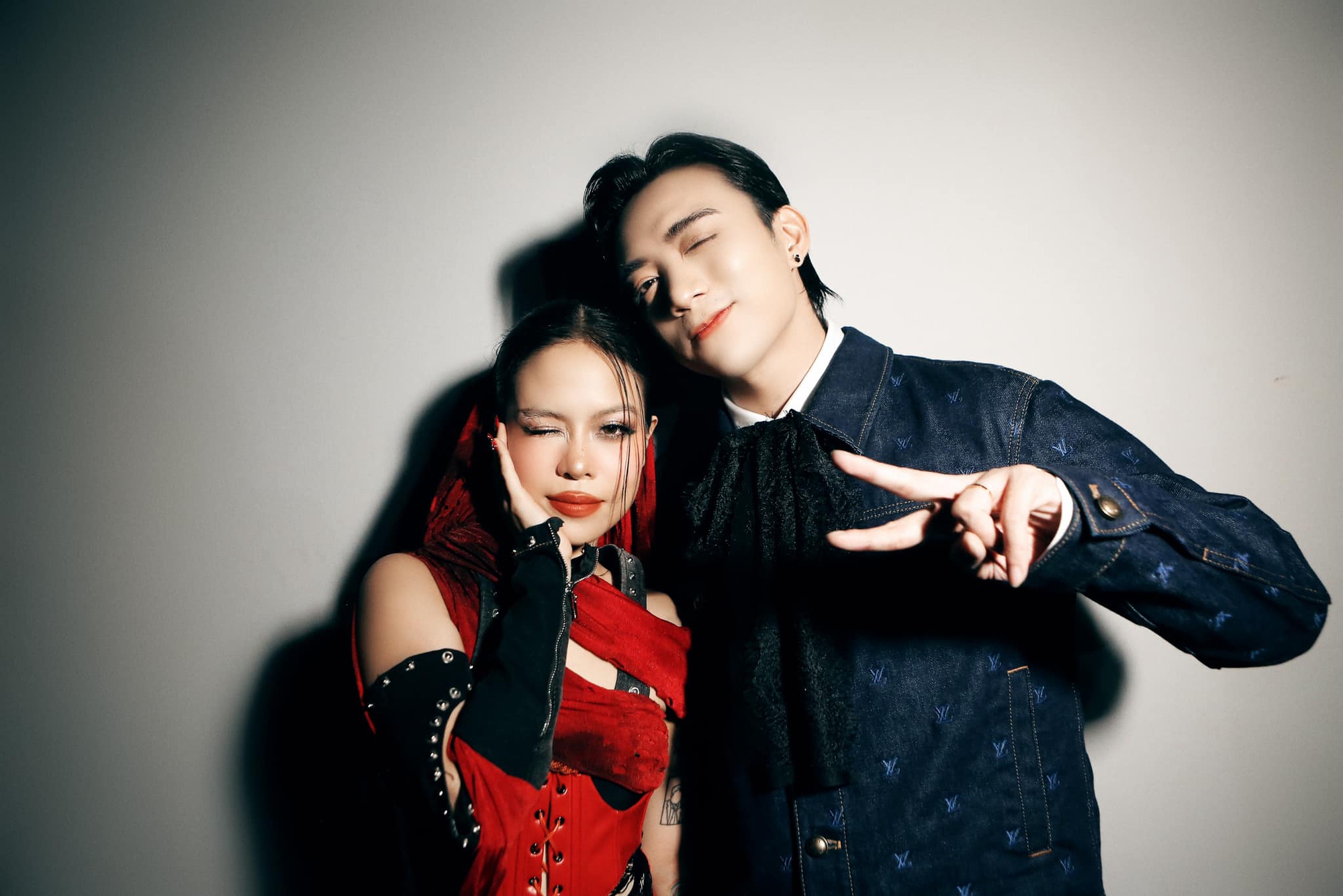 Cái bóng quá lớn của tlinh tại Em Xinh Say Hi- Ảnh 5.